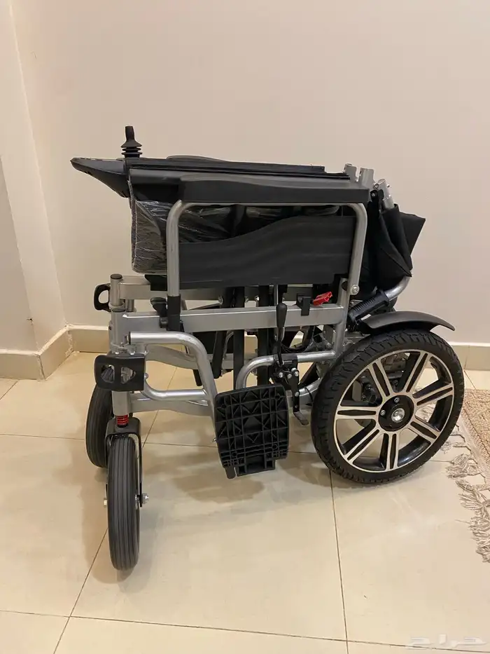 كرسي كهربائي متحرك شبه جديد 7