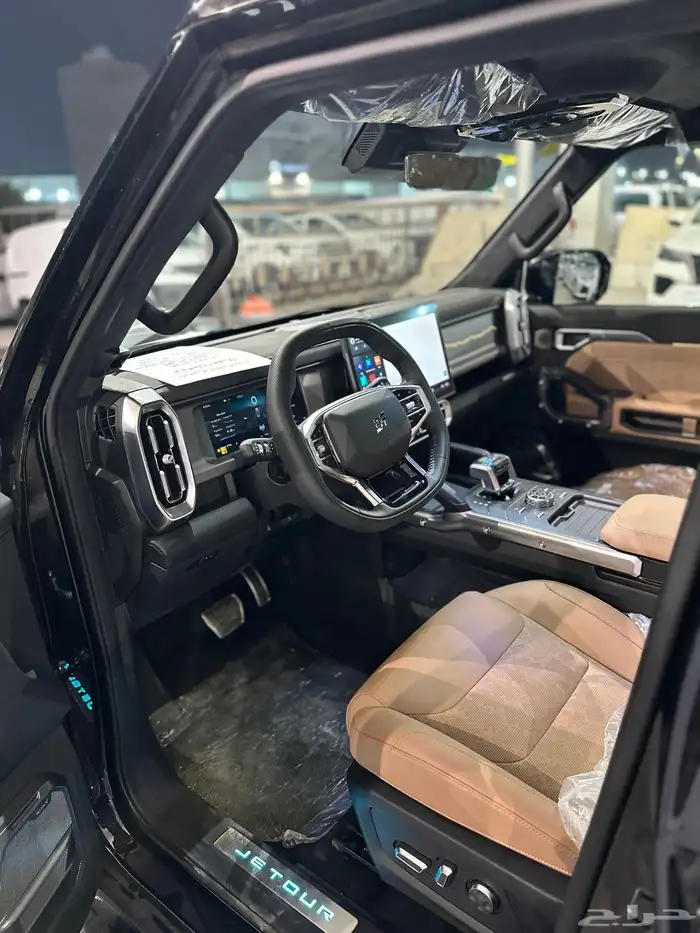 جيتور 2025 T2 لاكجري أسود 10