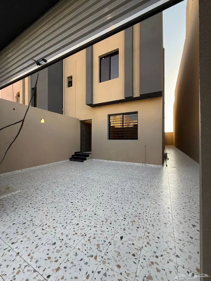 للبيع دور ارضى بحوش بمداخل مستقله ب 550 الف شمال الخميس 1