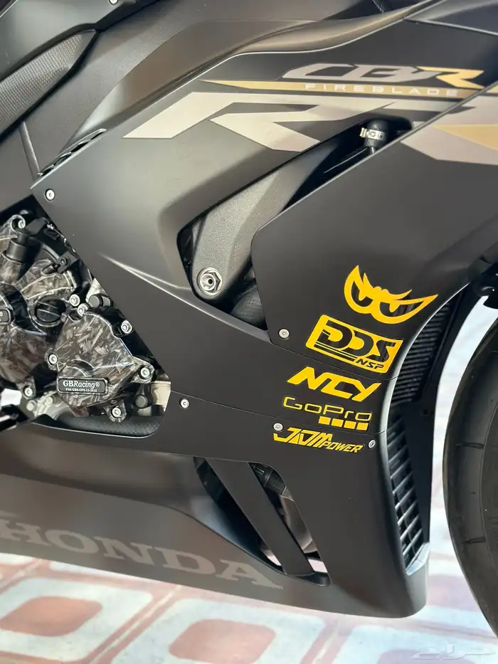 HONDA CBR 1000 RR-R 2023 15