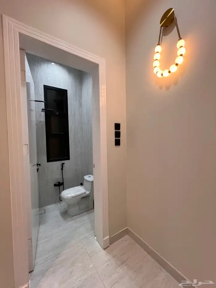 ادوار ارضيه من 6 غرف حى المصيف خلف السعودى الالمانى بالخميس 7