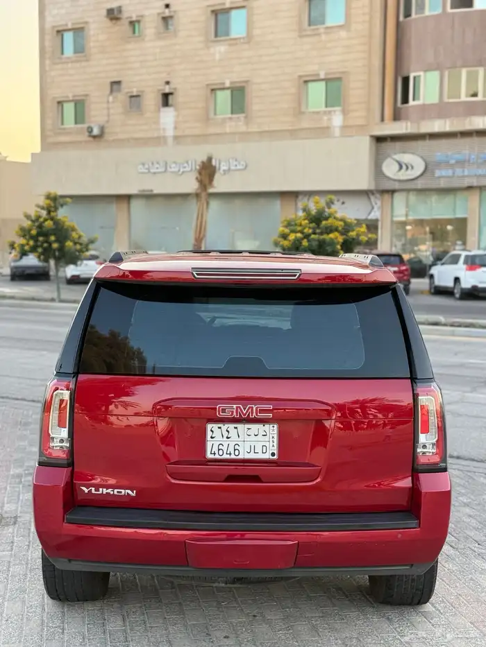 للبيع يوكن فل كامل 2015 بدون دبل SLT 20