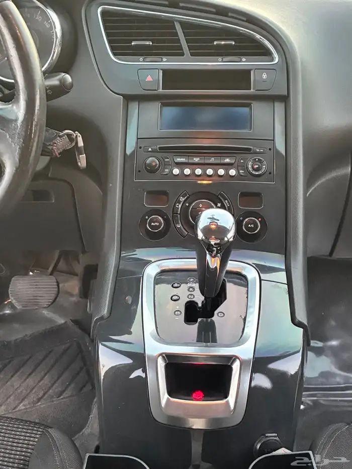 بيجو 2012 5008 3