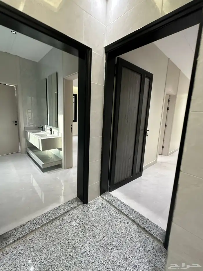 للبيع ادوار ارضية وعلوية مداخل مستقلة المحالة - ابها 1