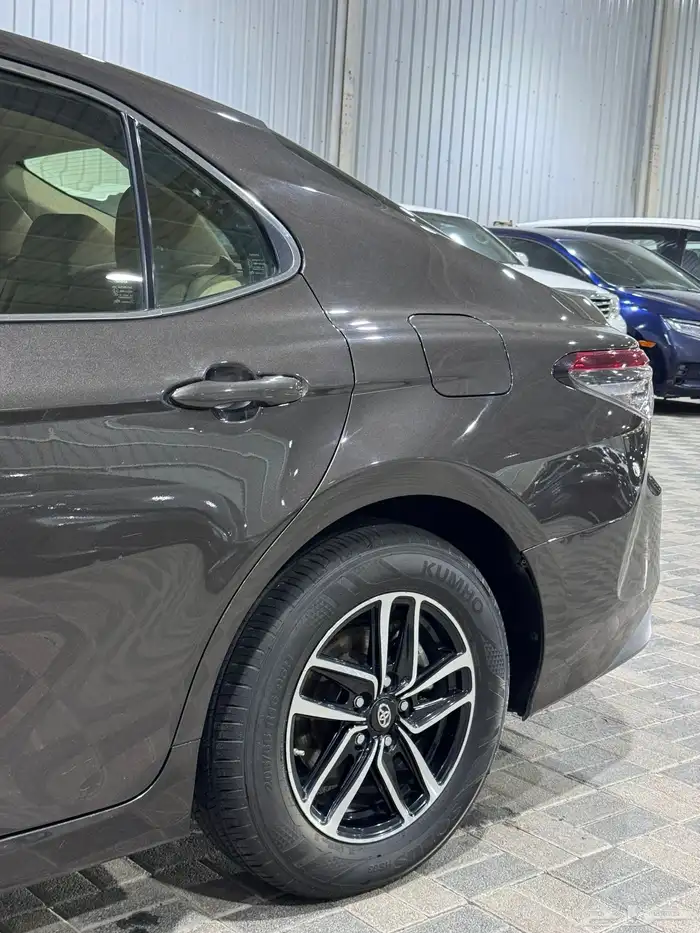 كامري 2021 بني للبيع 19