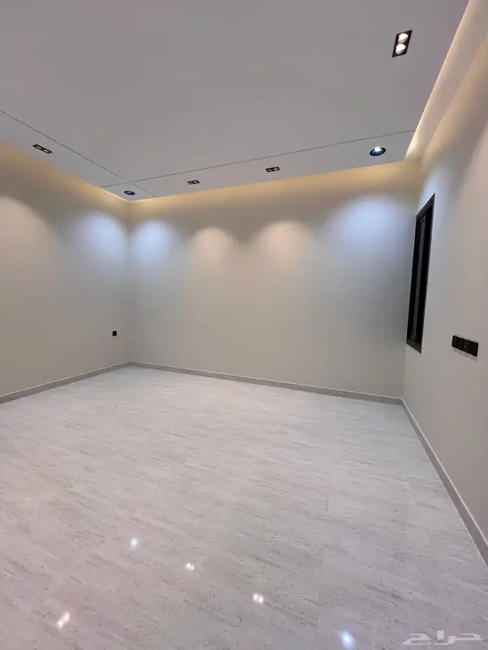 ادوار ارضيه من 6 غرف حى المصيف خلف السعودى الالمانى بالخميس 22