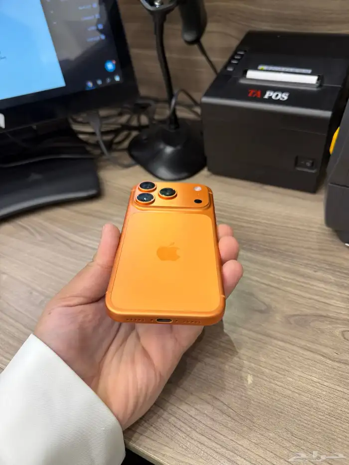 ايفون 17 برو 512 قيقا 7