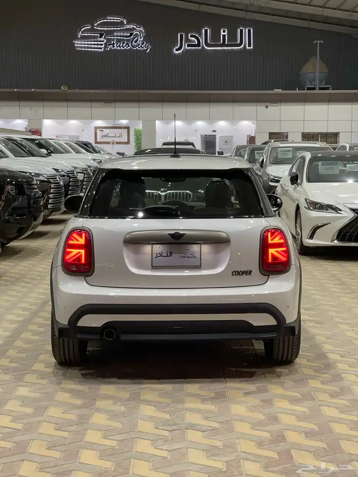 ميني كوبر مواصفات خاصه 24 ضمان وصيانه مجانيه 5