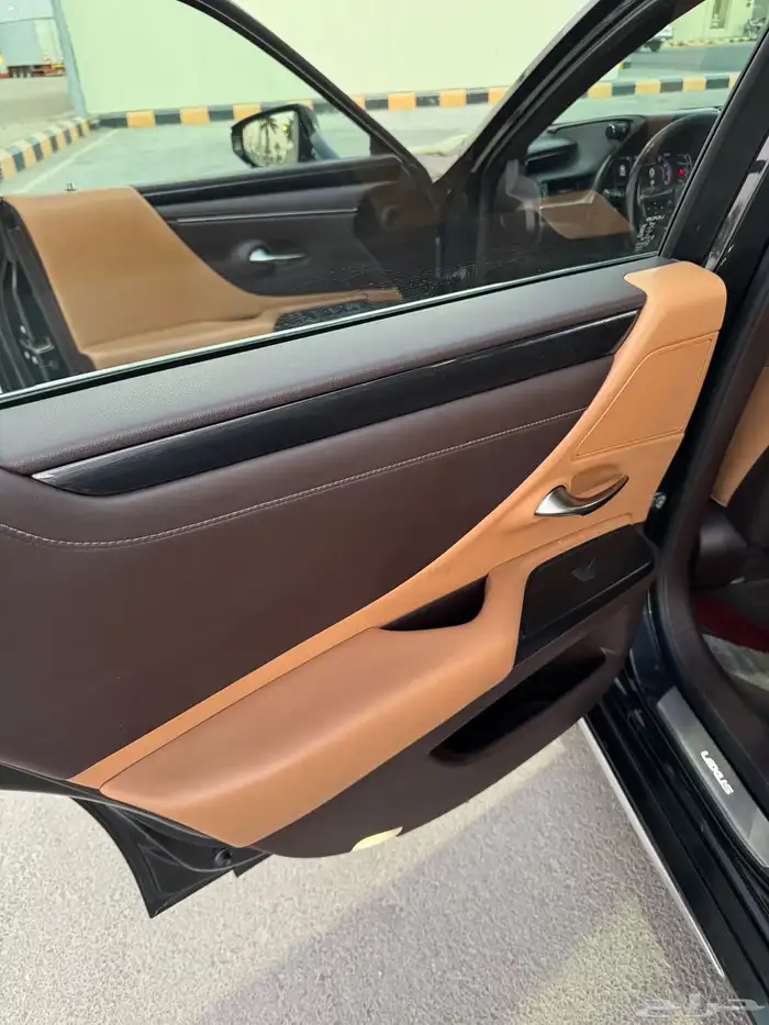 لكزس ES350 2020 14