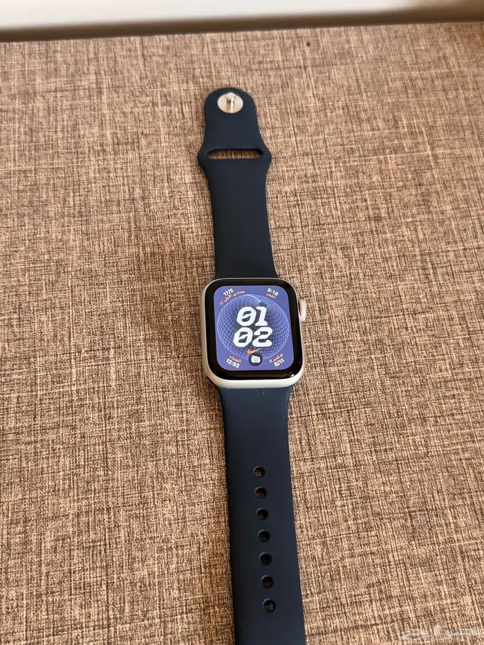 ساعة أبل se 1