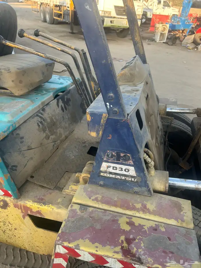 رافعه ثلاثه طن كماتسوالدركسون عطلانه البيع على وضعها الحالي 2