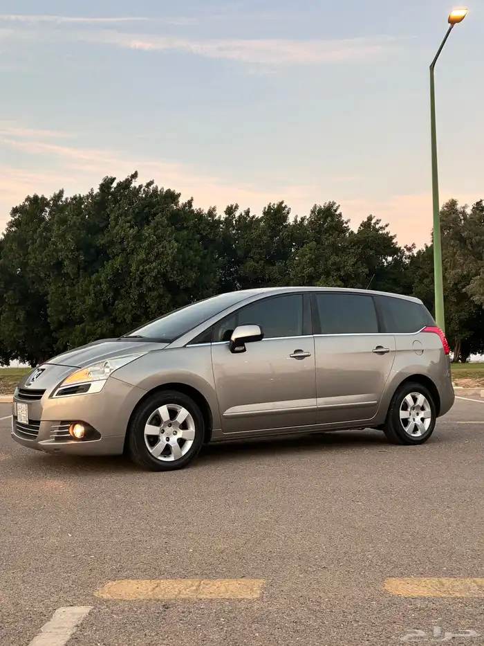 بيجو 2012 5008 6