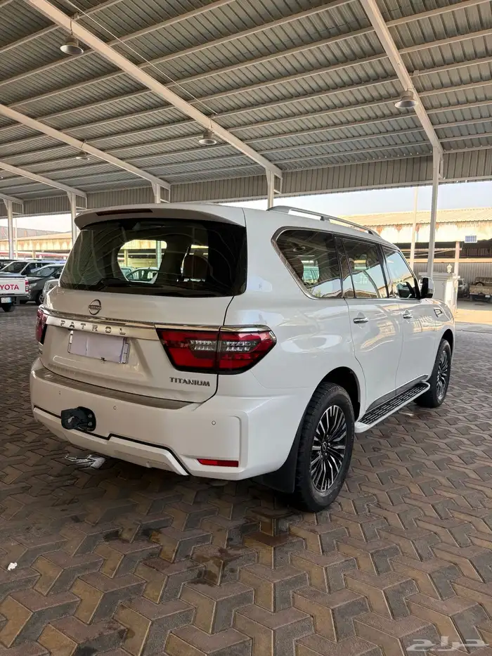 نيسان باترول تيتانيوم موديل 2022 11