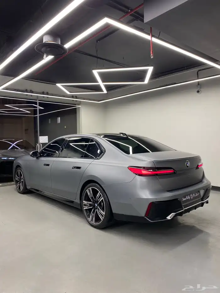 بي ام دبليو 740i 3