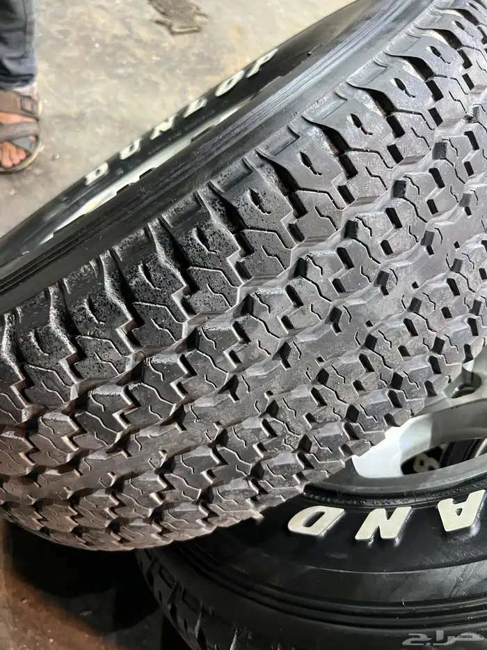 جنوط   رفرف مع كفرات دنلوب مقاس 275 70 16 تاريخ 21 19