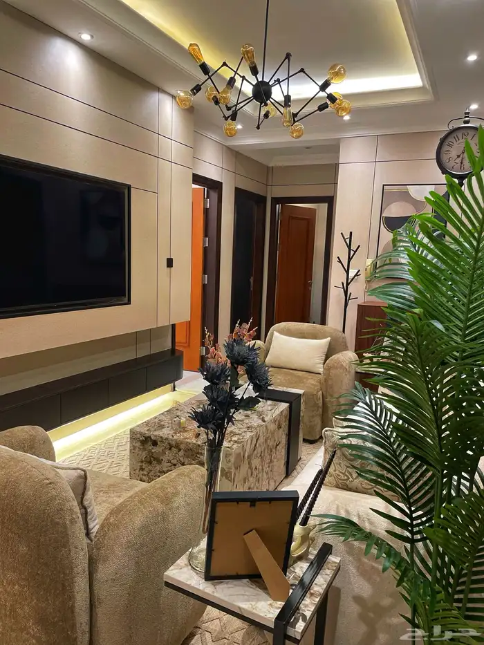 شقة فاخرة مفروشة بحي الروضة 0