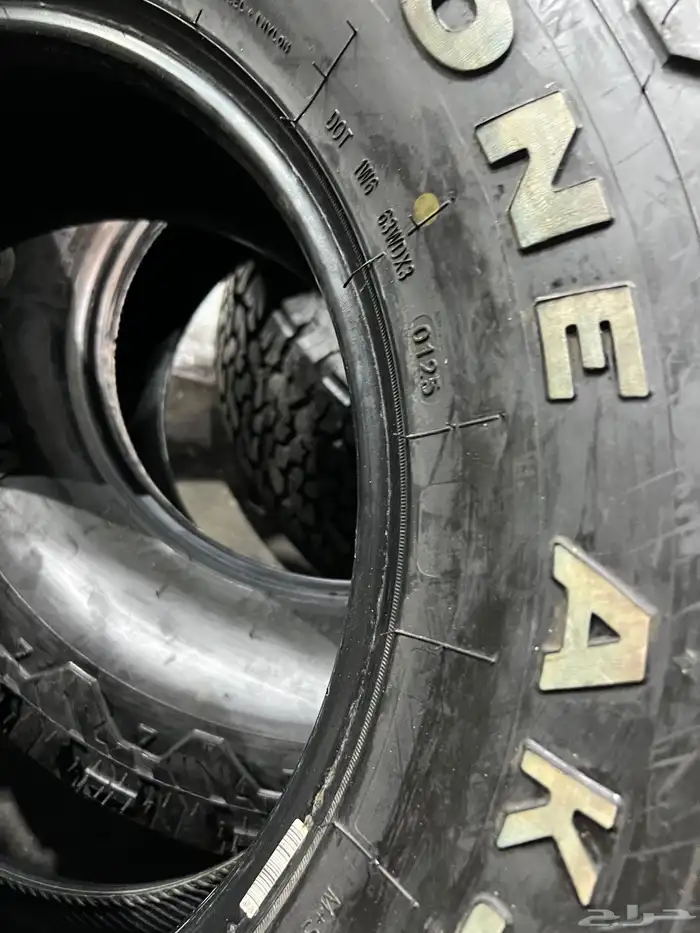 كفرات حجرية تاريخ 2025 مقاس 285 70 17 شبه الجديد عددهم 4 26