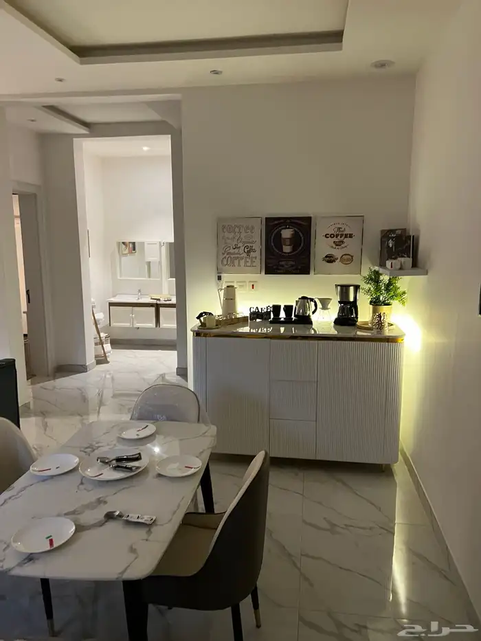 دولاب كوفي كورنر ركن قهوة فندقي وفخم يكفي ثلاجة ومايكرويف 0