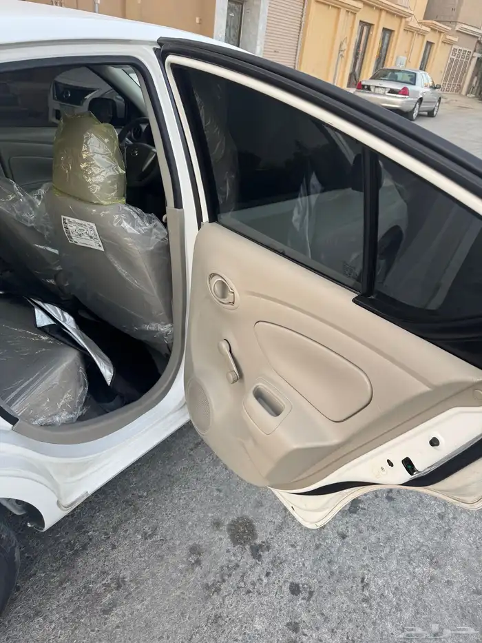 نيسان صني 41