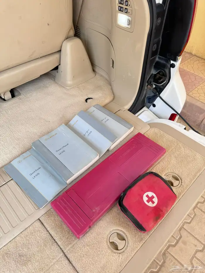 لكزس LX570 موديل 2010 فل DD 6