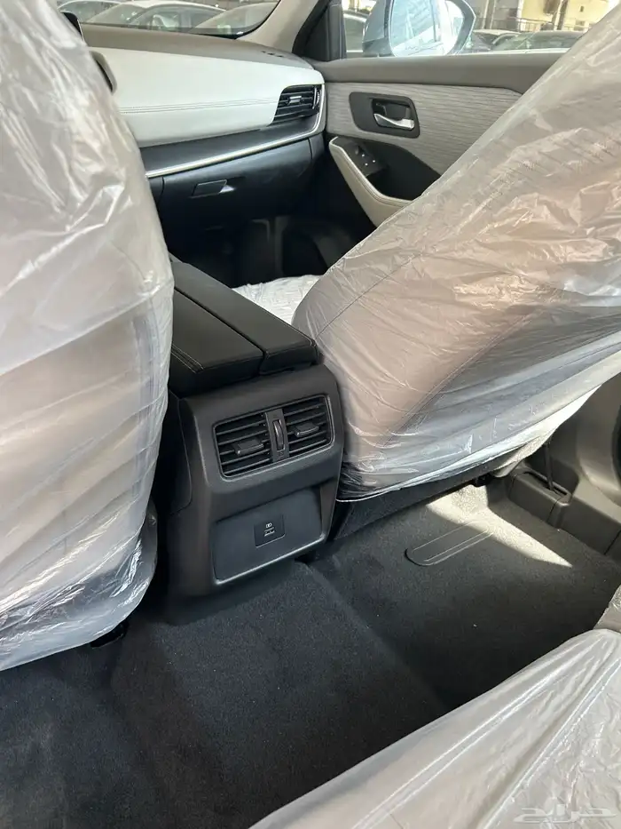 نيسان اكستريل 5 ركاب و 7 ركاب 2025 5