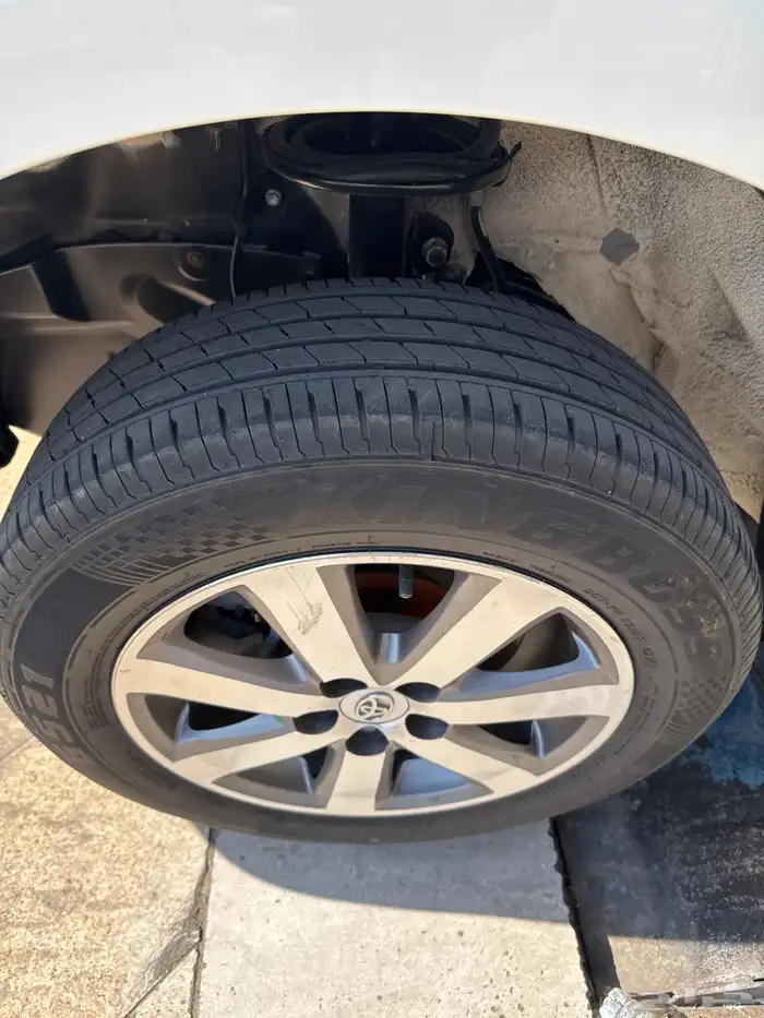 للبيع جنوط تويوتا كورلا مقاس 15 كفرات نص عمر 6
