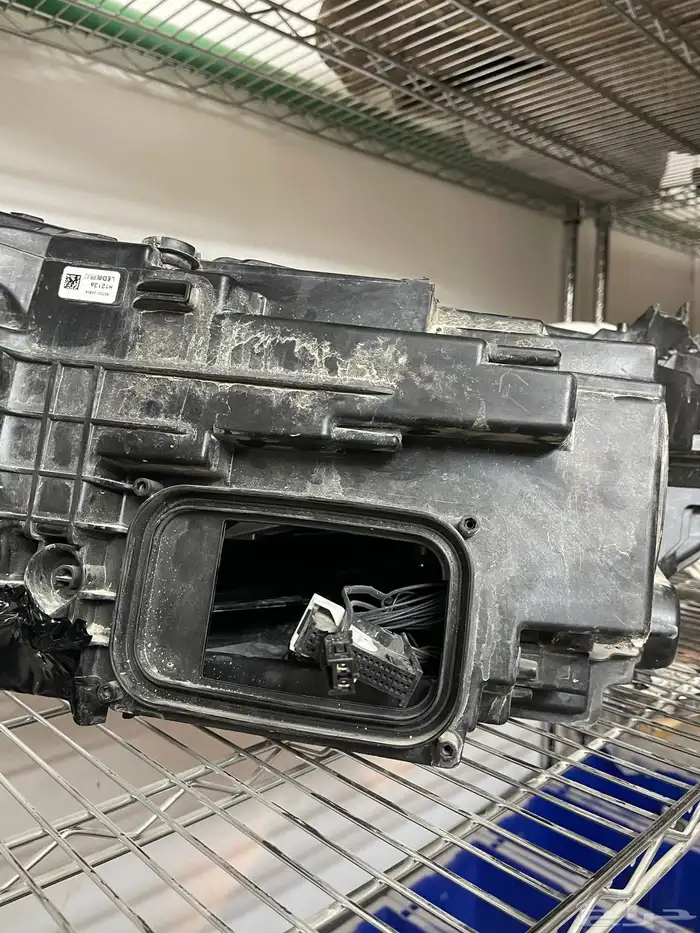 شمعه مرسيدس جي ال سي 2022 0