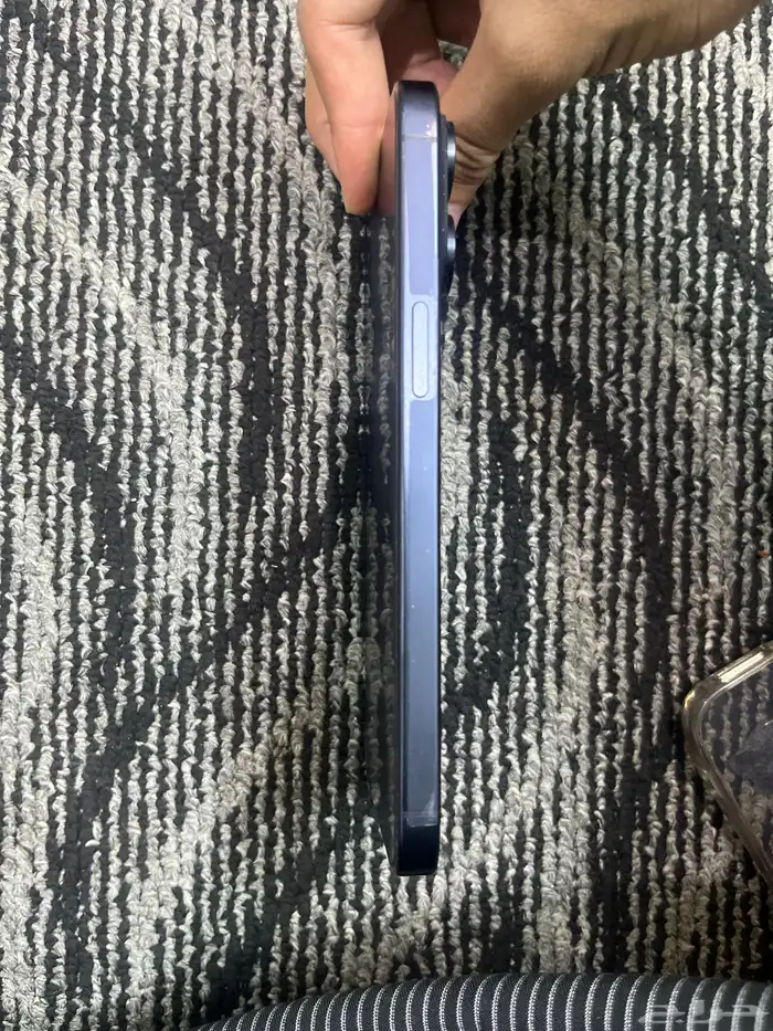 ايفون15 بروماكس جديد استخدام شهر أغراضه موجوده كامله 1