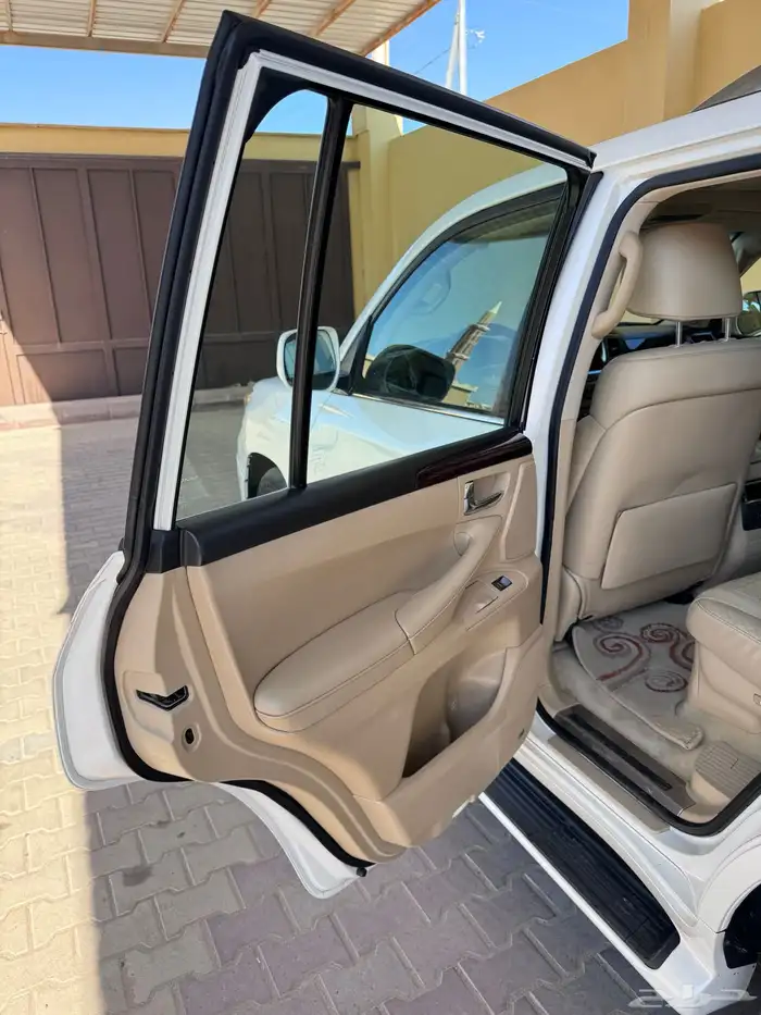 لكزس LX570 موديل 2010 فل DD 12