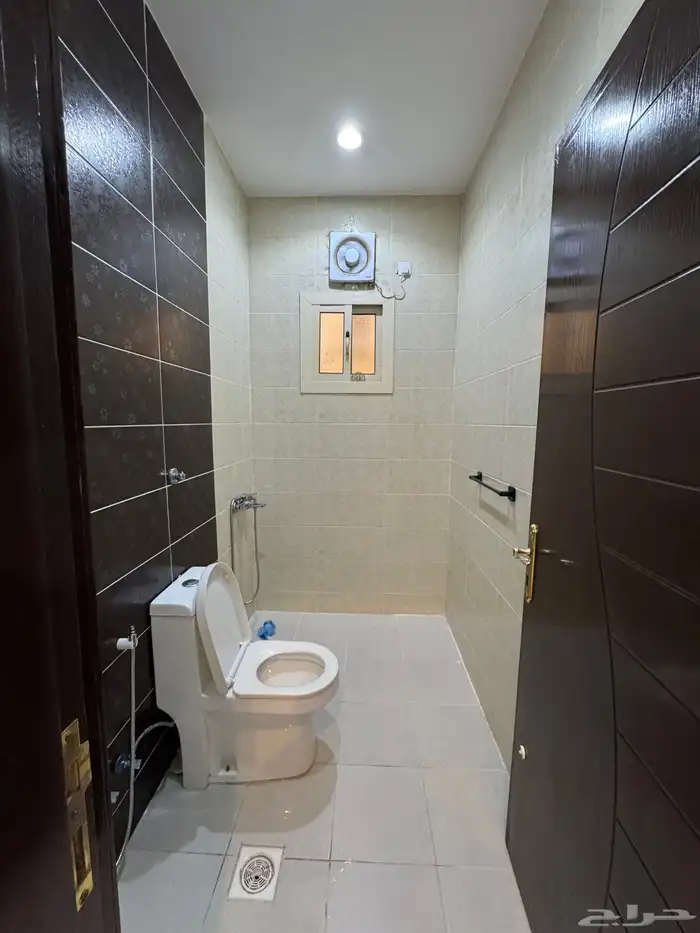 شقه 5 غرف بحوش ومدخل خاص للإيجار الحمدانية ( الفلاح ) 9