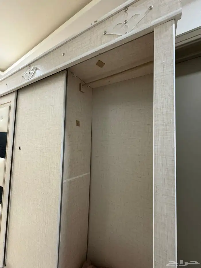 دولاب ملابس 1