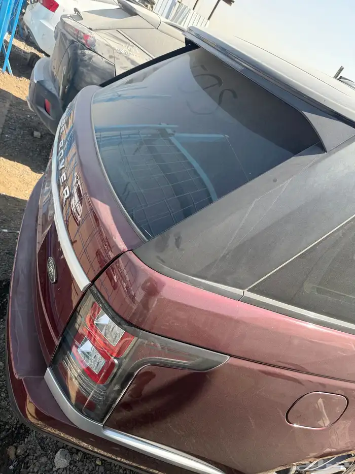 رنج روفر حجم 400 موديل 2016 تشليح قطع غيار متواجد لدينا 2