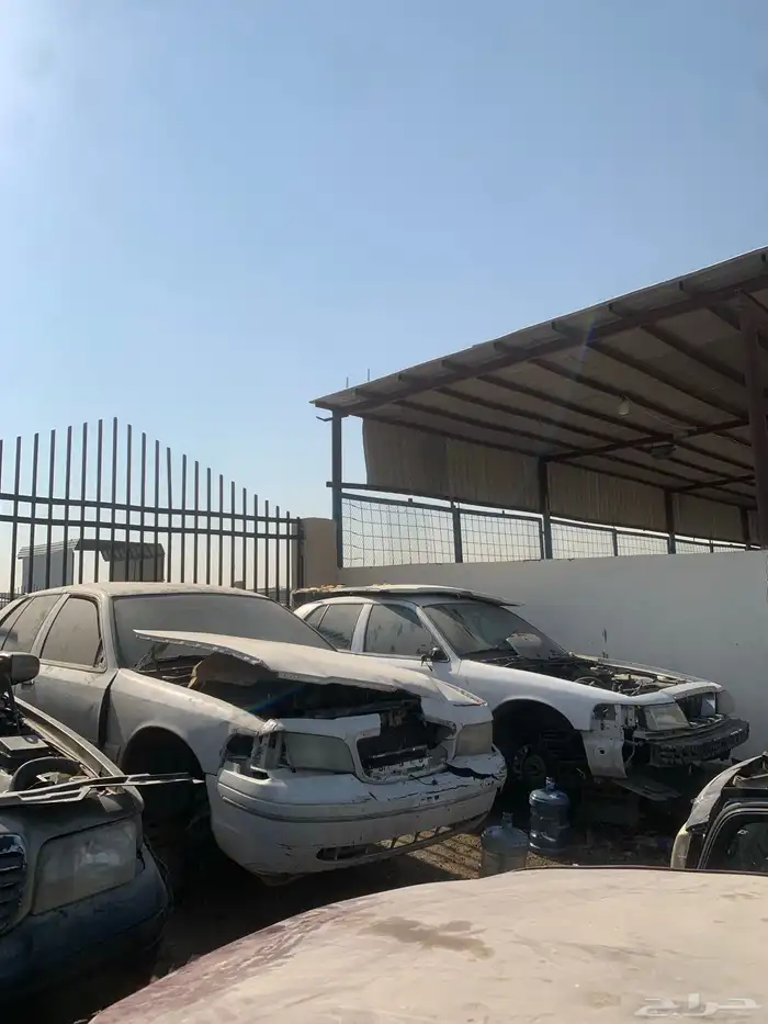 قطع غيار فورد فكتوريا ماركيز 8