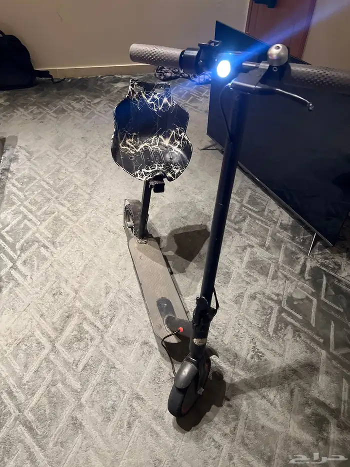 سكوتر لي البيع اخو نضيف ولله سريع و 3 سرعت و في مثبت 1