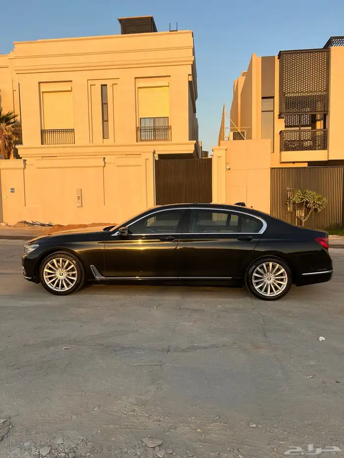 للبيع بي ام دبليو 740 موديل 2016 4