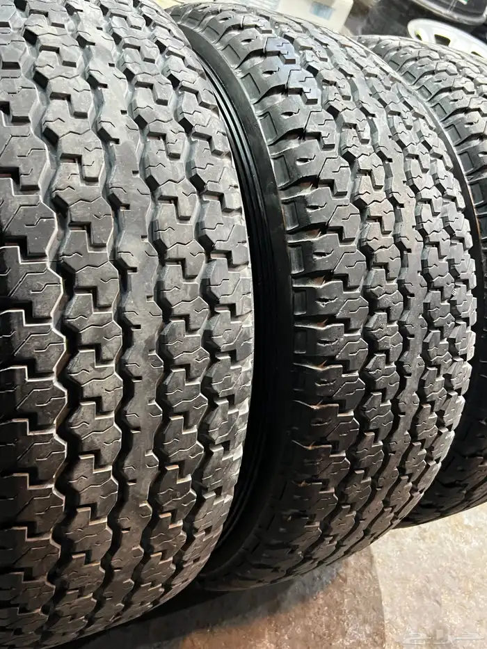 جنوط   رفرف مع كفرات دنلوب مقاس 275 70 16 تاريخ 21 42