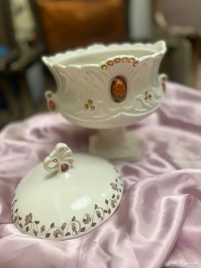 وعاء كلاسيكي Classical Tureen 1
