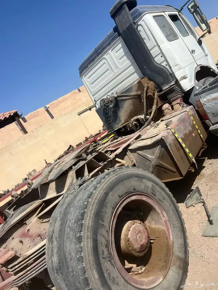 للبيع عدد 2 اللبي مرسيدس 4