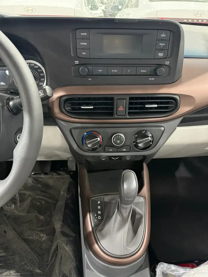 هيونداي اي تن 2025 ستاندر (بالنقد والتقسيط)عازل حراري مجاني 13