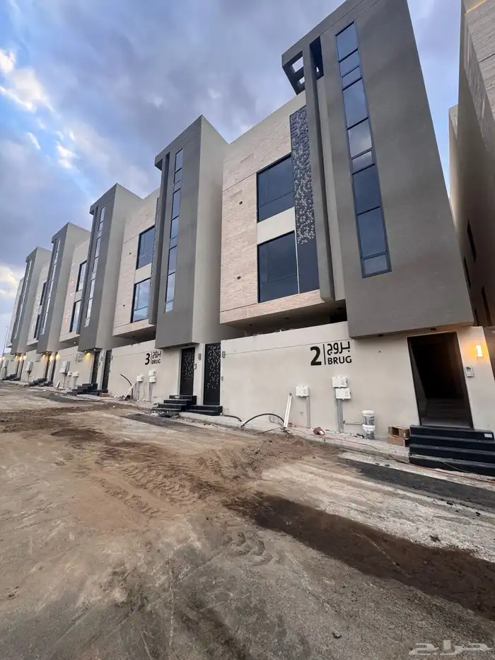 للبيع شقق دور ثانى مع ملحق وسطح حى الحسام مكتمل الخدمات 0