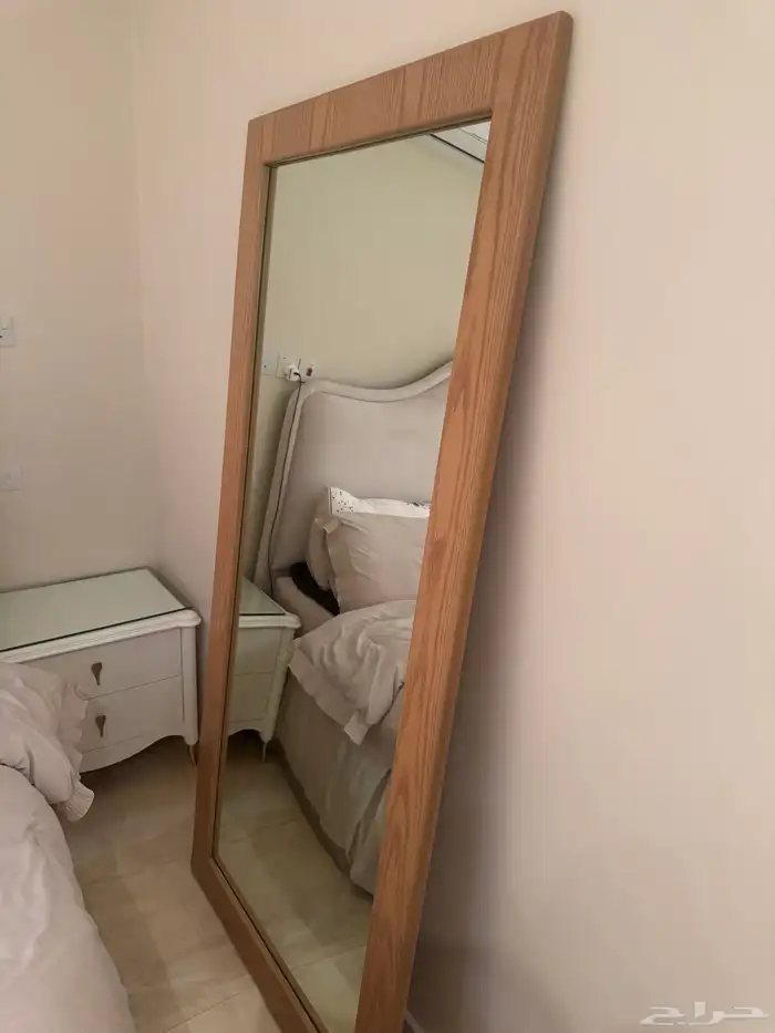 مراية كبيره تسريحه كومادينه 2   سرير   فرشتين 0