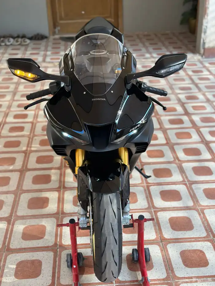 HONDA CBR 1000 RR-R 2023 18