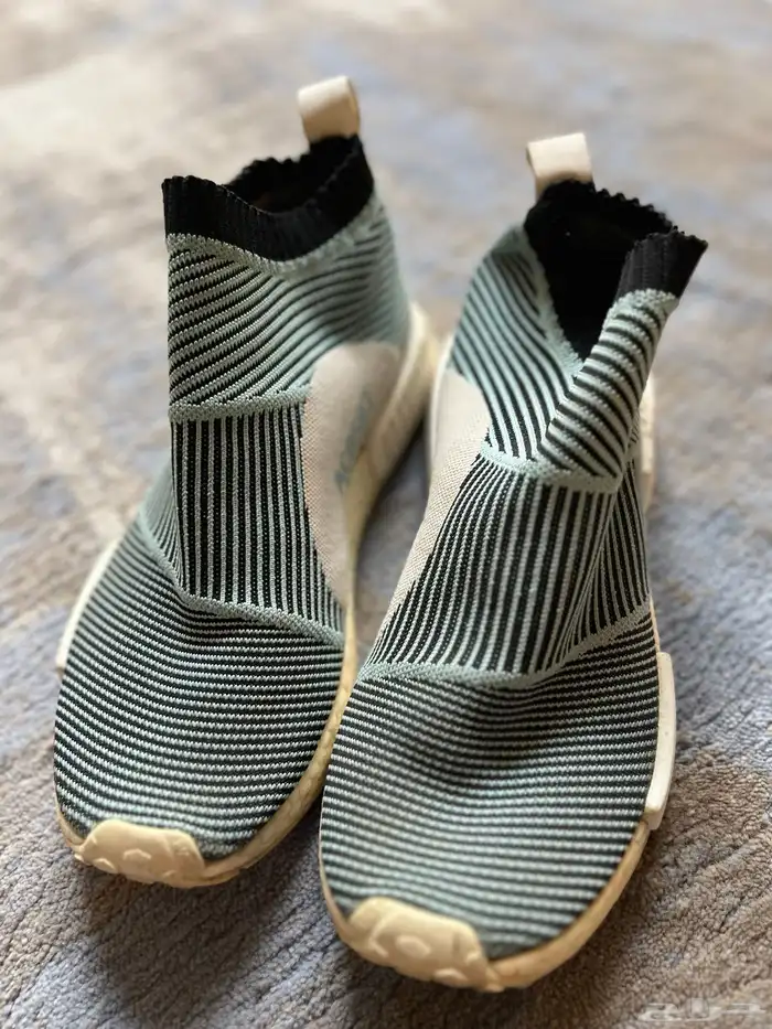 شوزات اديداس خامه نظيفه وجوده عاليه 1