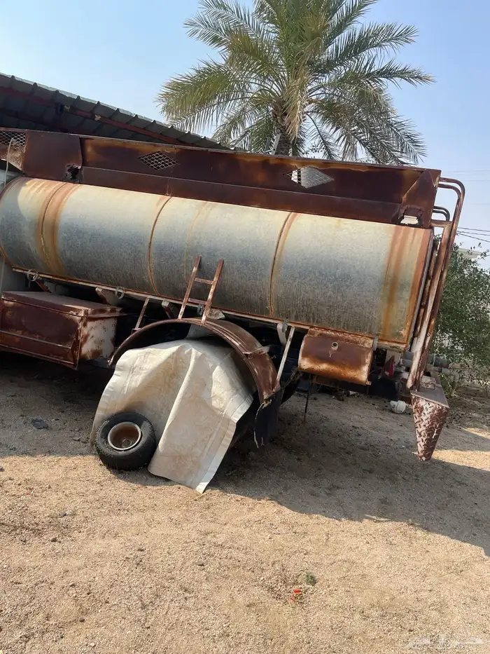 برميل تانكي وايت 7طن يركب على الجمس والفورد نضيف للبيع 0
