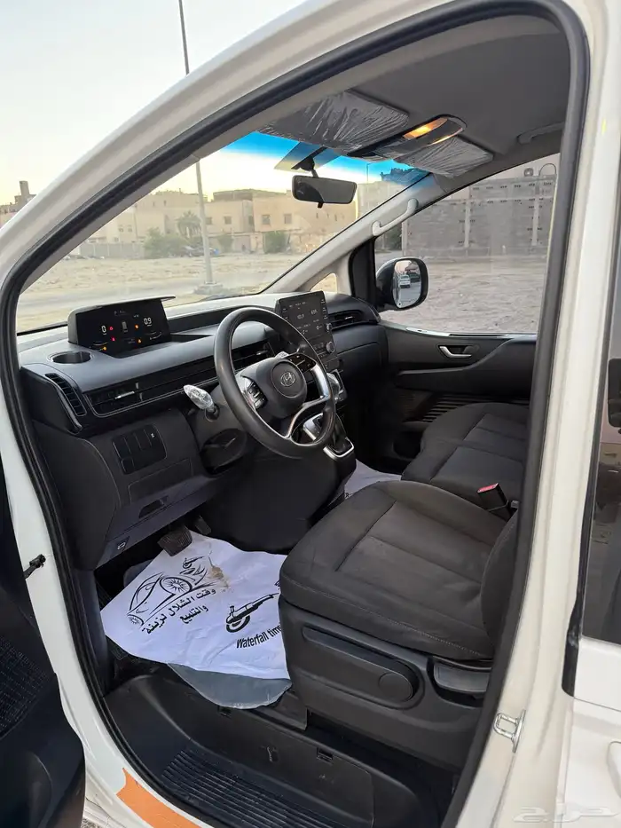 هيونداي ستاريا 8