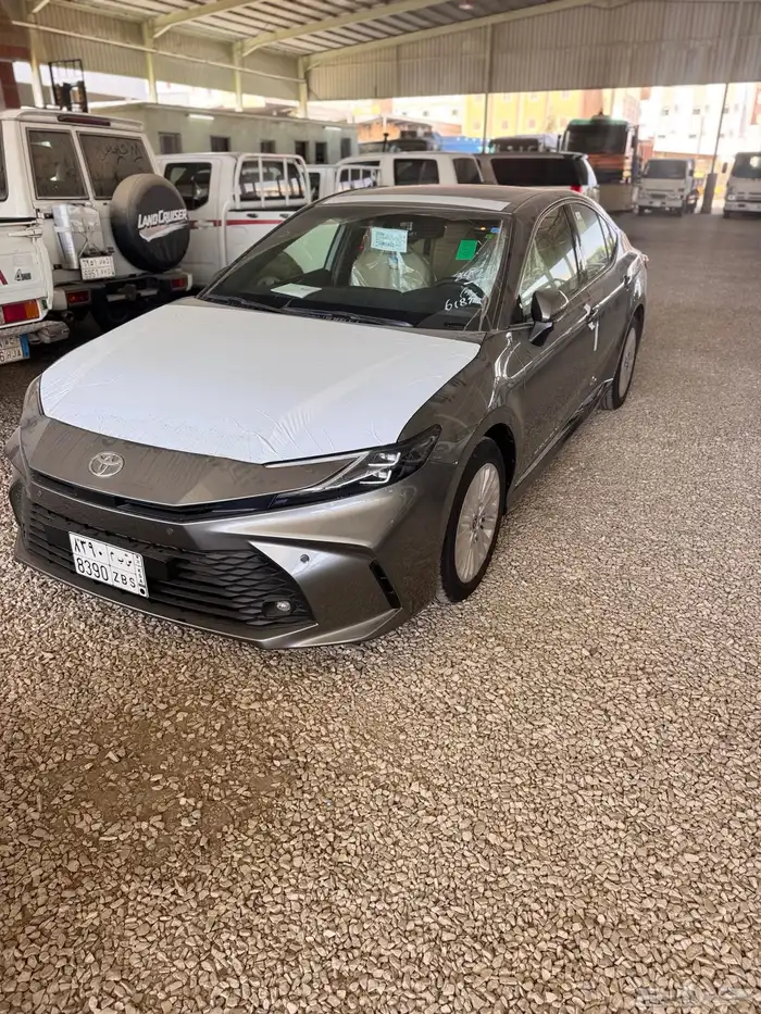 كامري 2025 LE تيتانيوم 2