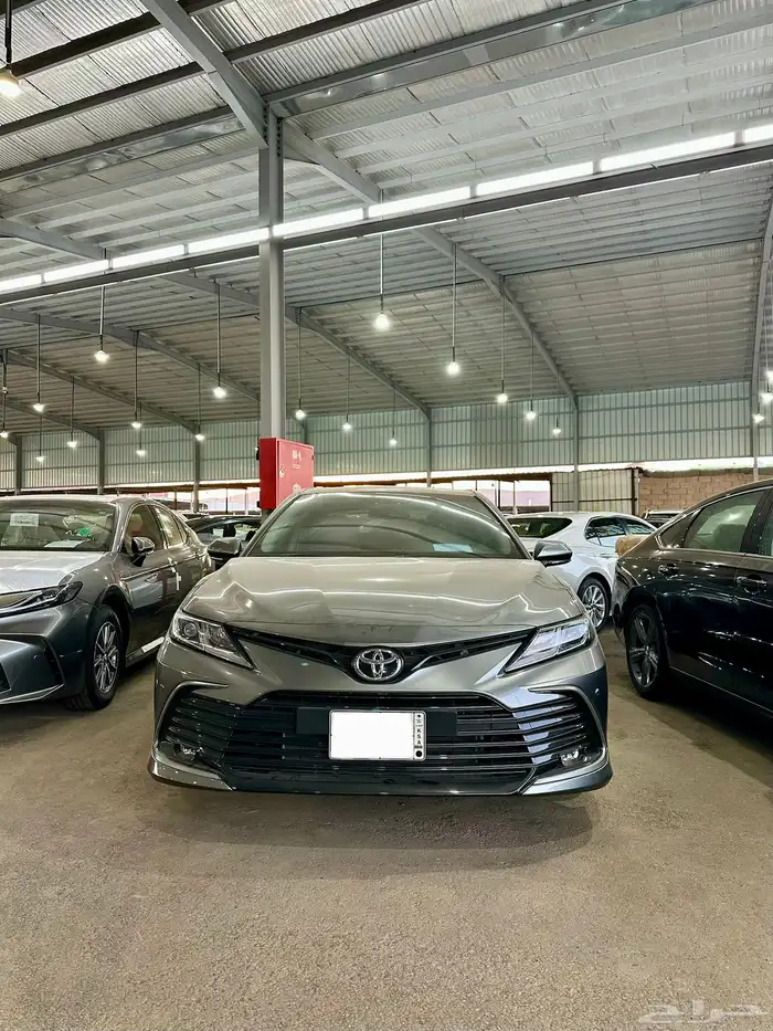 كامري تيتانيوم بنزين GLE العداد ( 2840 كيلو فقط ) موديل 2024 2