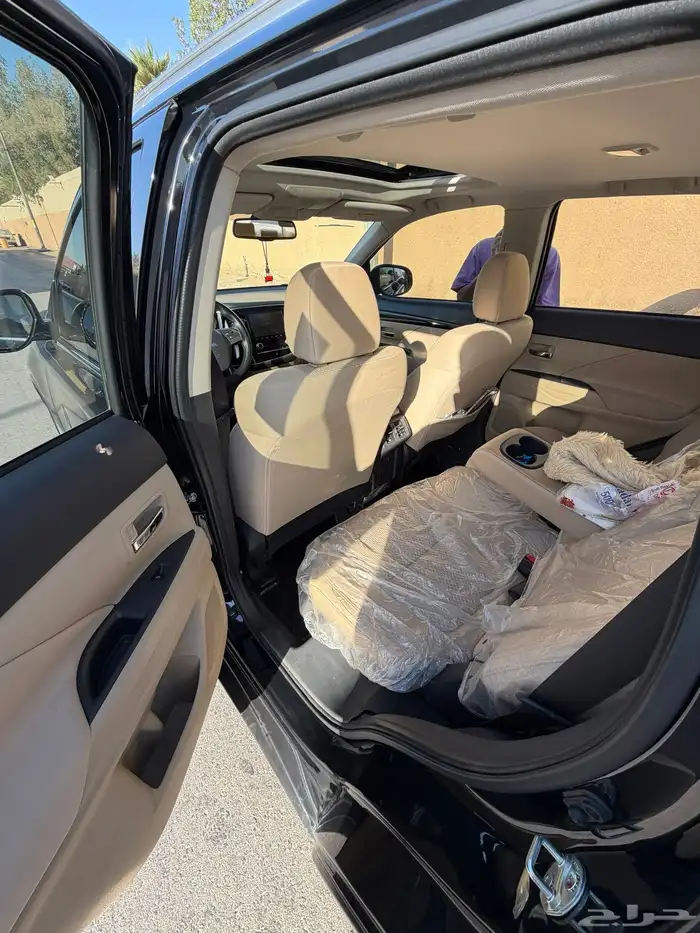 سيارة متسوبيشي اوتلاندر 19