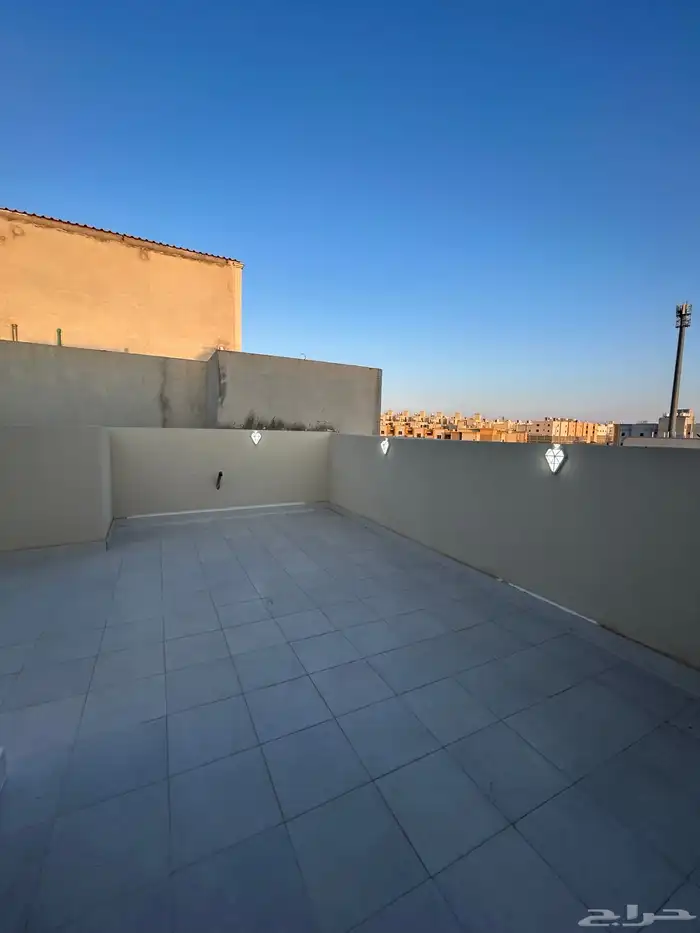 للبيع روف علوي بملحق تشطيب vip درج داخلي وخارجي 19