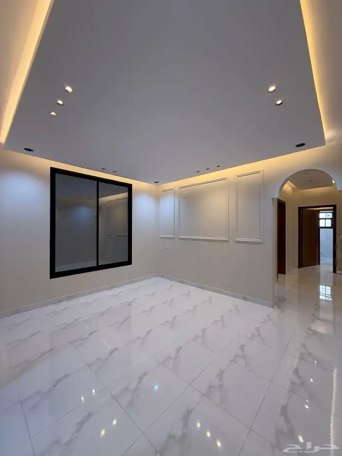 للبيع دور ارضى بحوش بمداخل مستقله ب 550 الف شمال الخميس 11